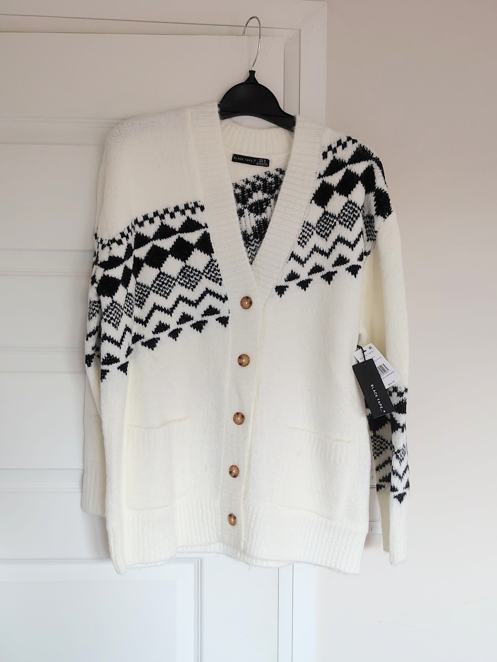 Women Cream and Black Geometric V-Neck Cardigan